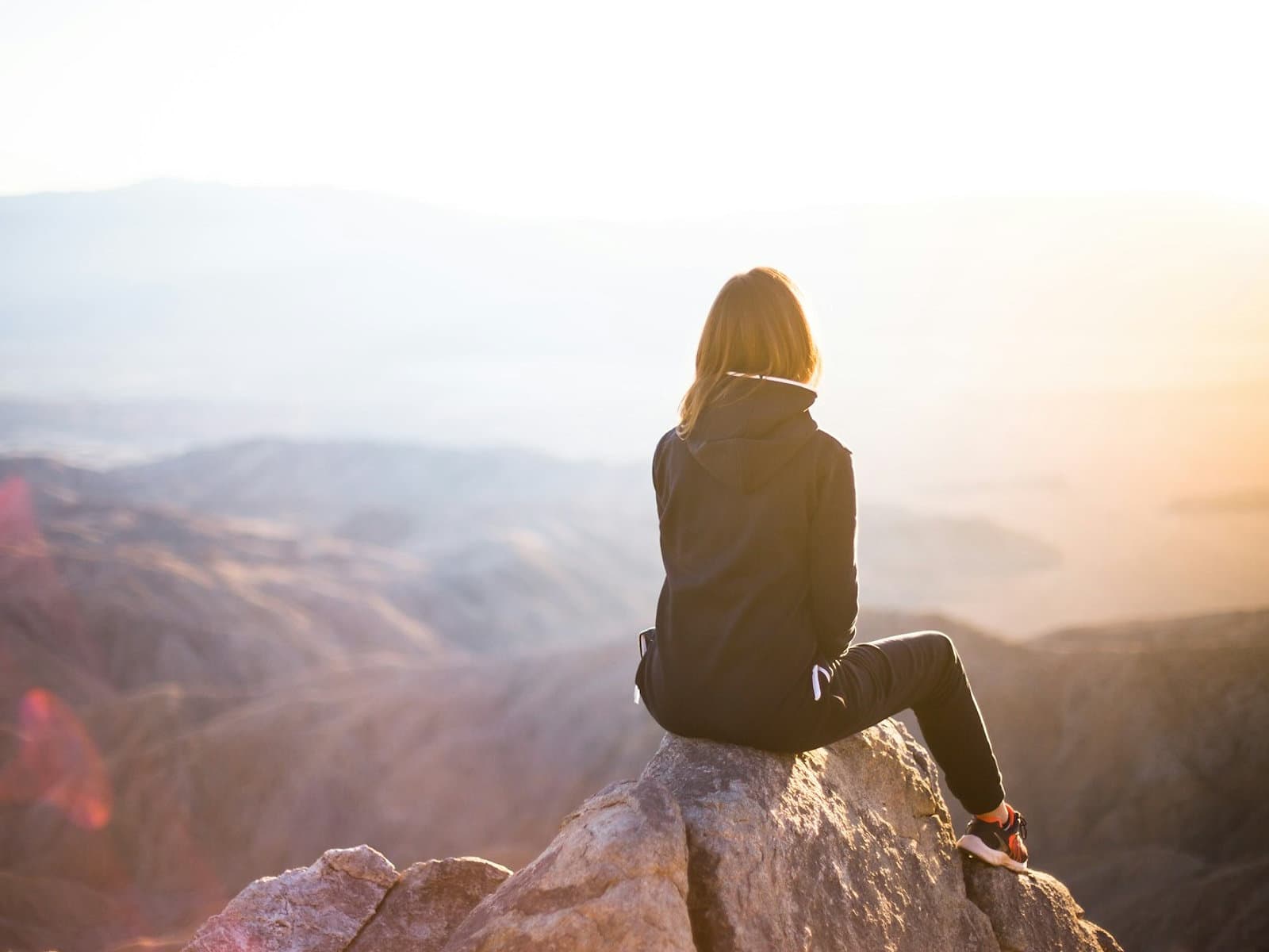 Photograph accompanying “Why you can't say no without anxiety”, relationships and boundaries article from Silver Owl Therapy